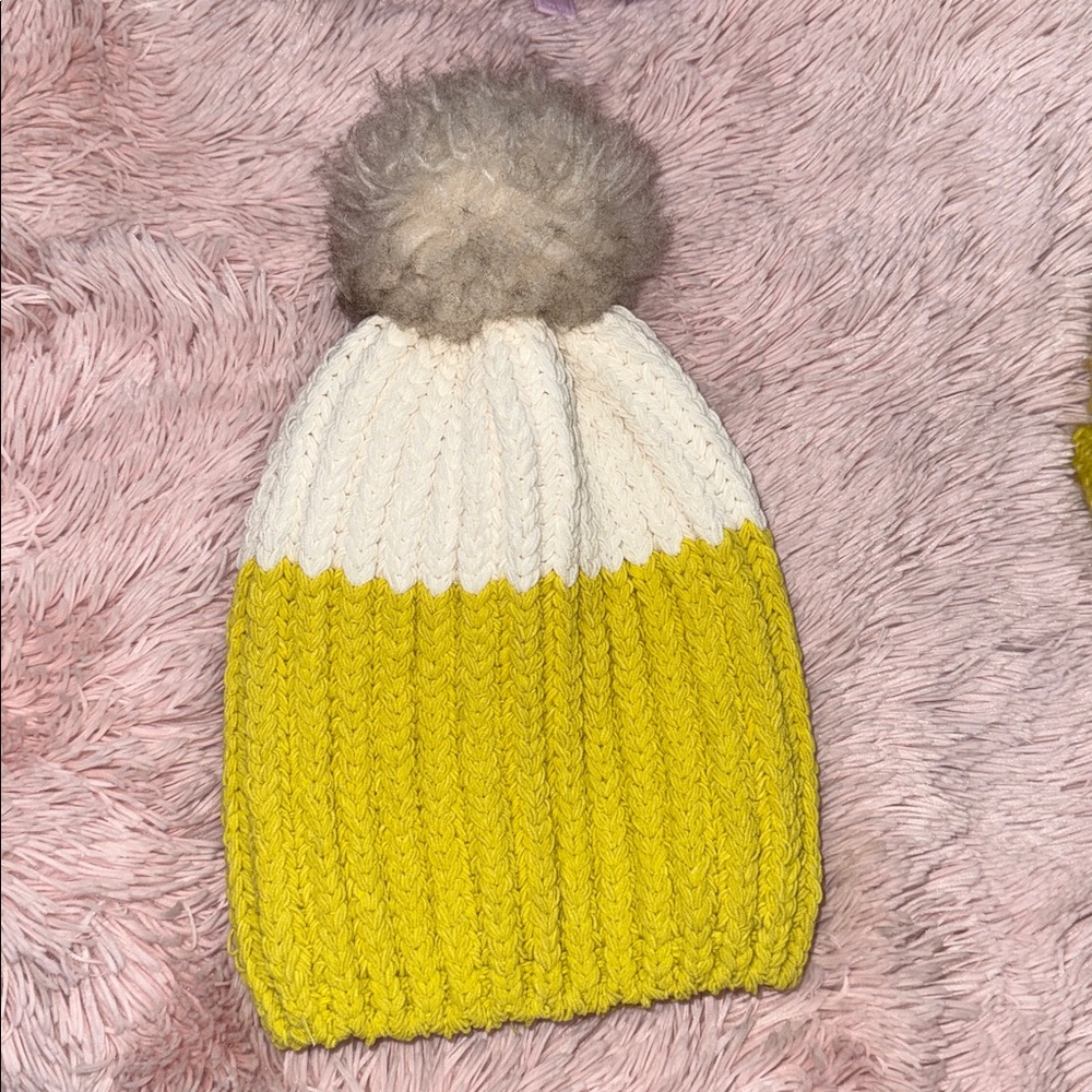 Aerie winter hat and mittens set